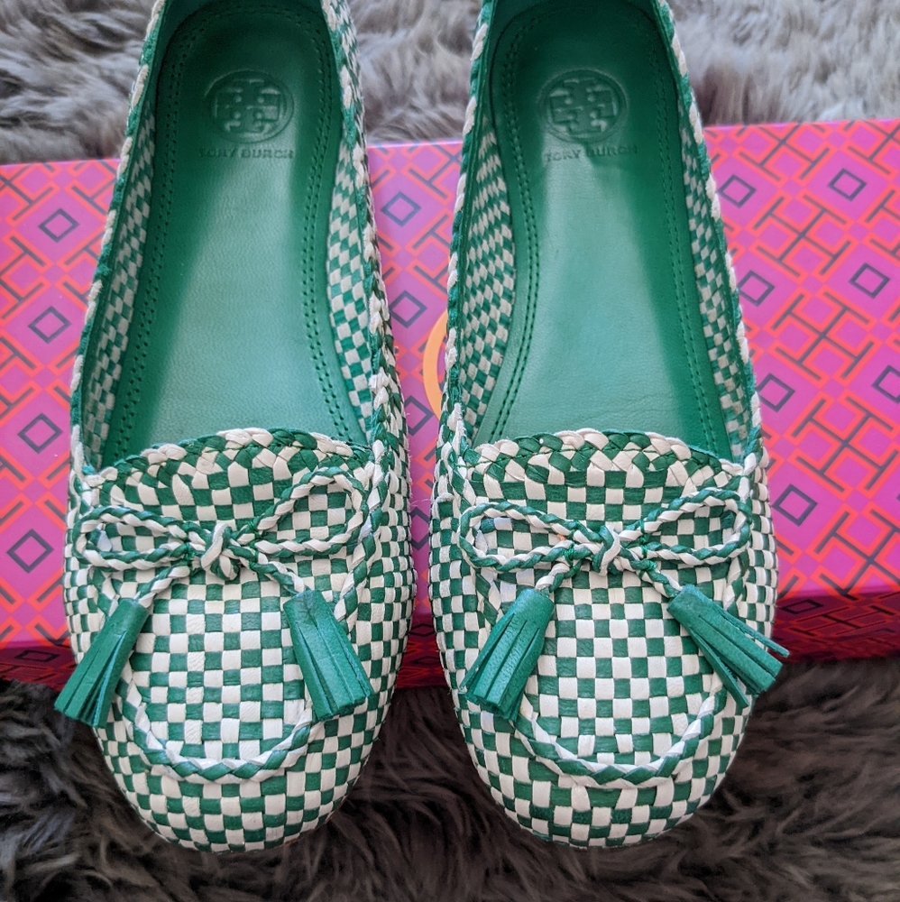 Tory Burch Russell Loafer Flats. - Picture 4 of 12